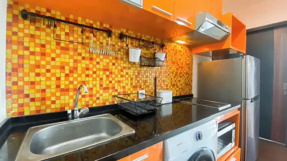 Good Choice and Homey 2BR Apartment at Belmont Residence Puri - photo 15