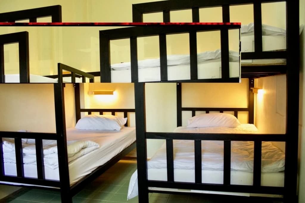 Arch riverside hostel - photo 3