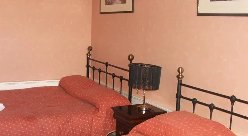 Eyre Guest House - photo 3