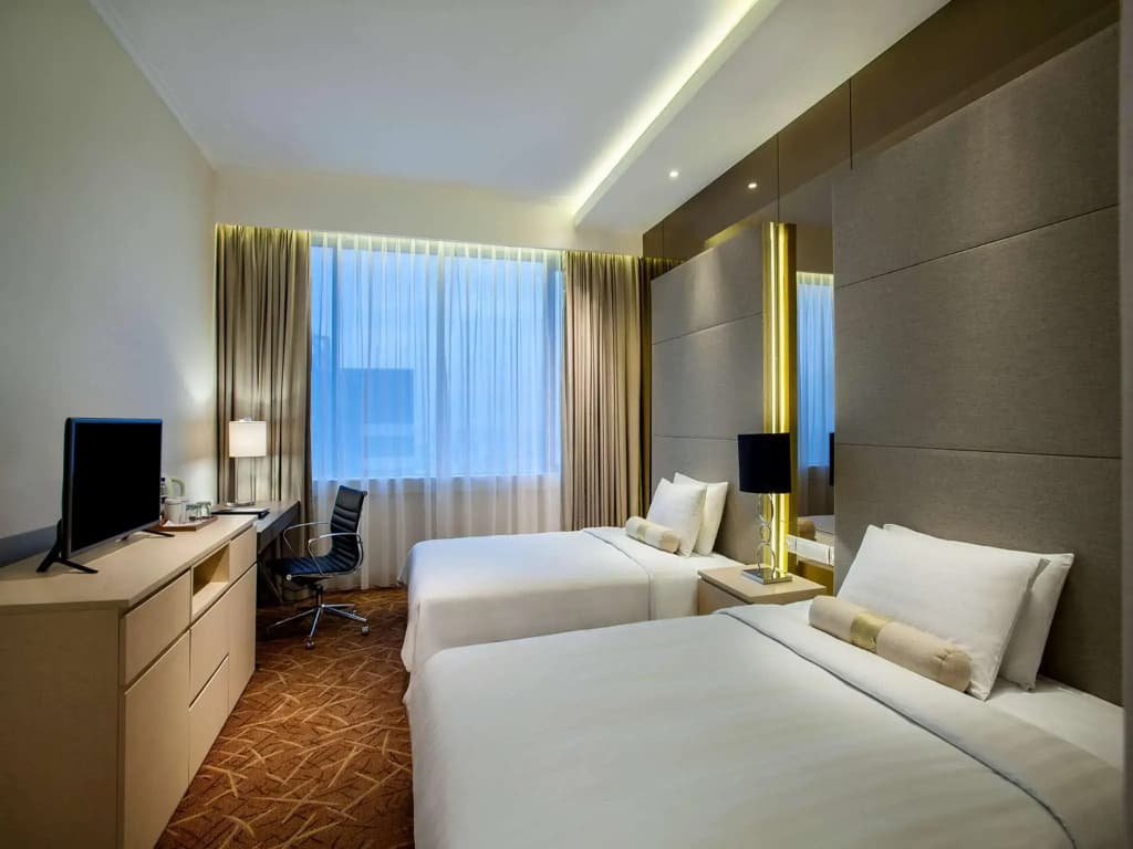 Menara Peninsula Hotel Jakarta - photo 4