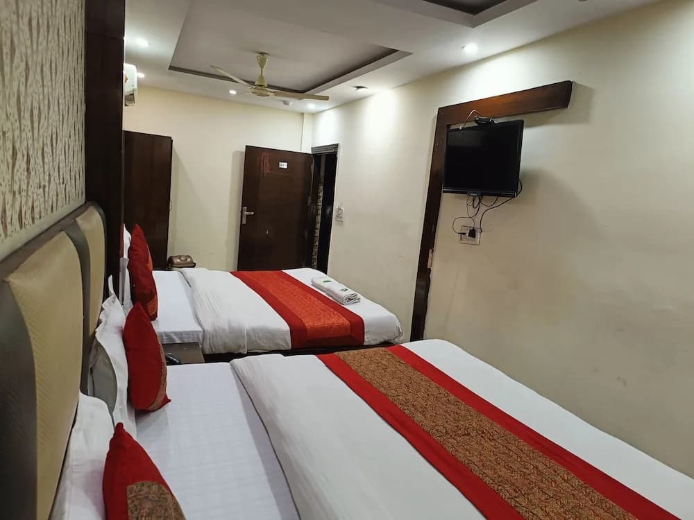 Hotel Amba Deluxe - photo 19