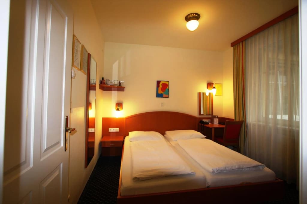 SUITE HOTEL 900m ZUR OPER - photo 4