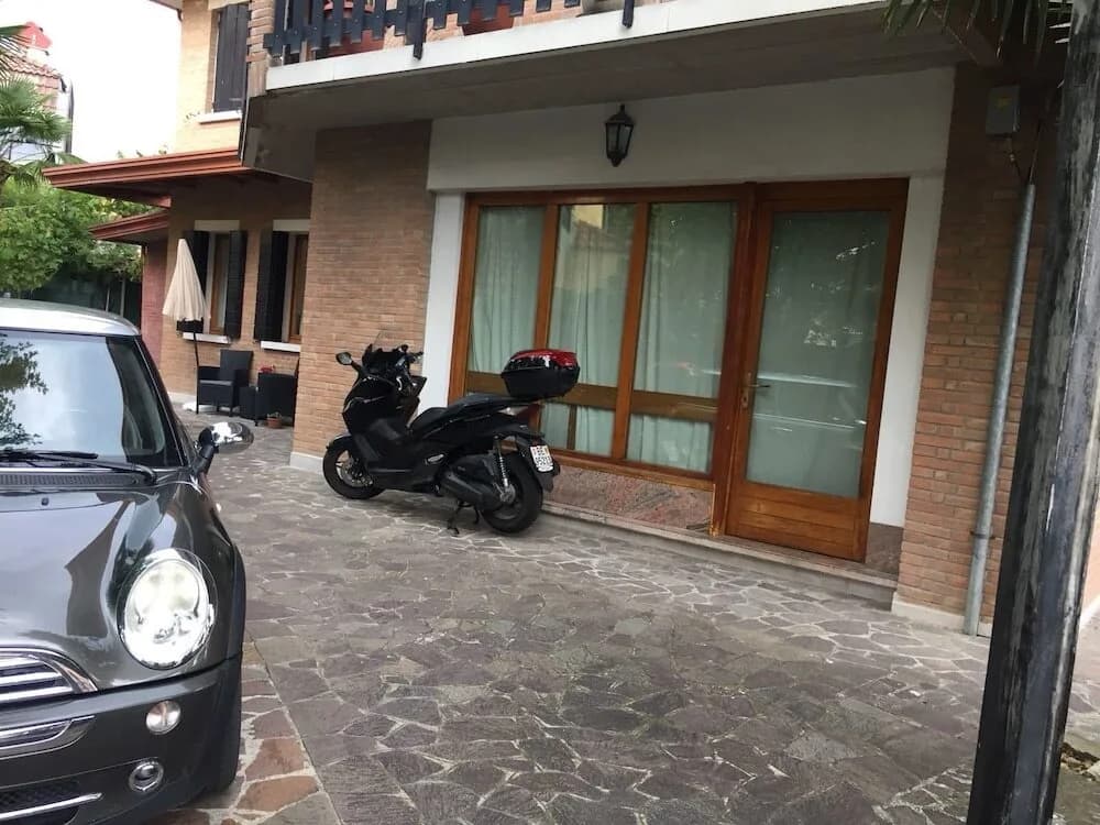 Sister's Residence - photo 18