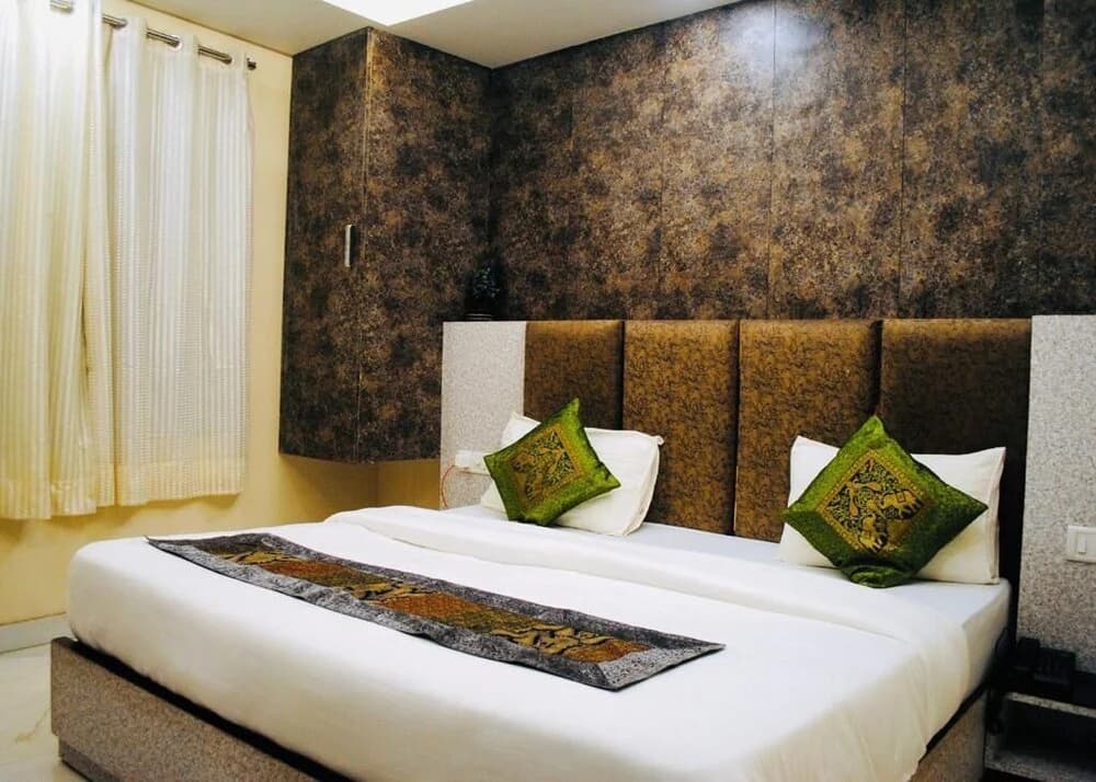 Hotel Anand Empire - photo 2