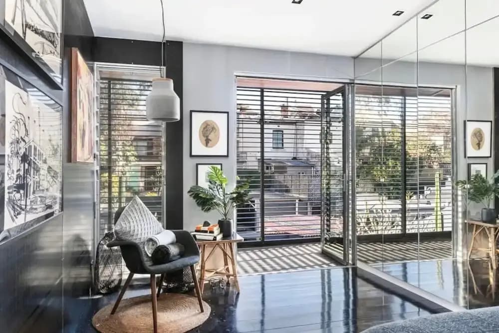 Spacious Modern Terrace House With Free Parking - photo 12