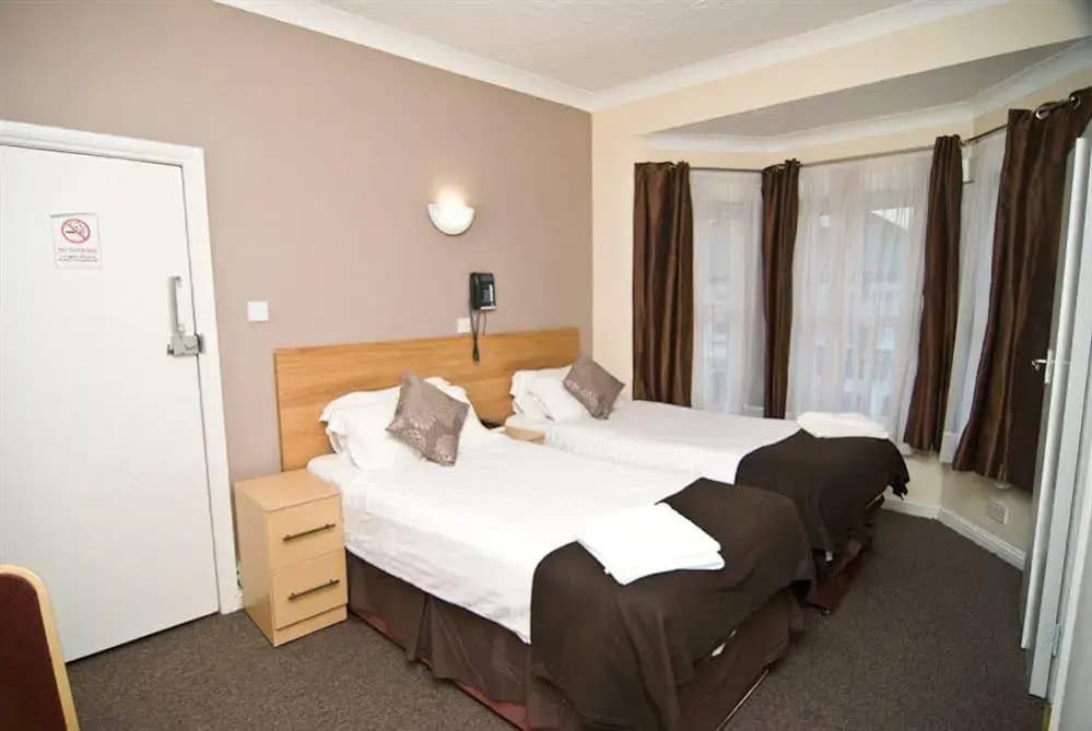 Holland Park Hotel - photo 3