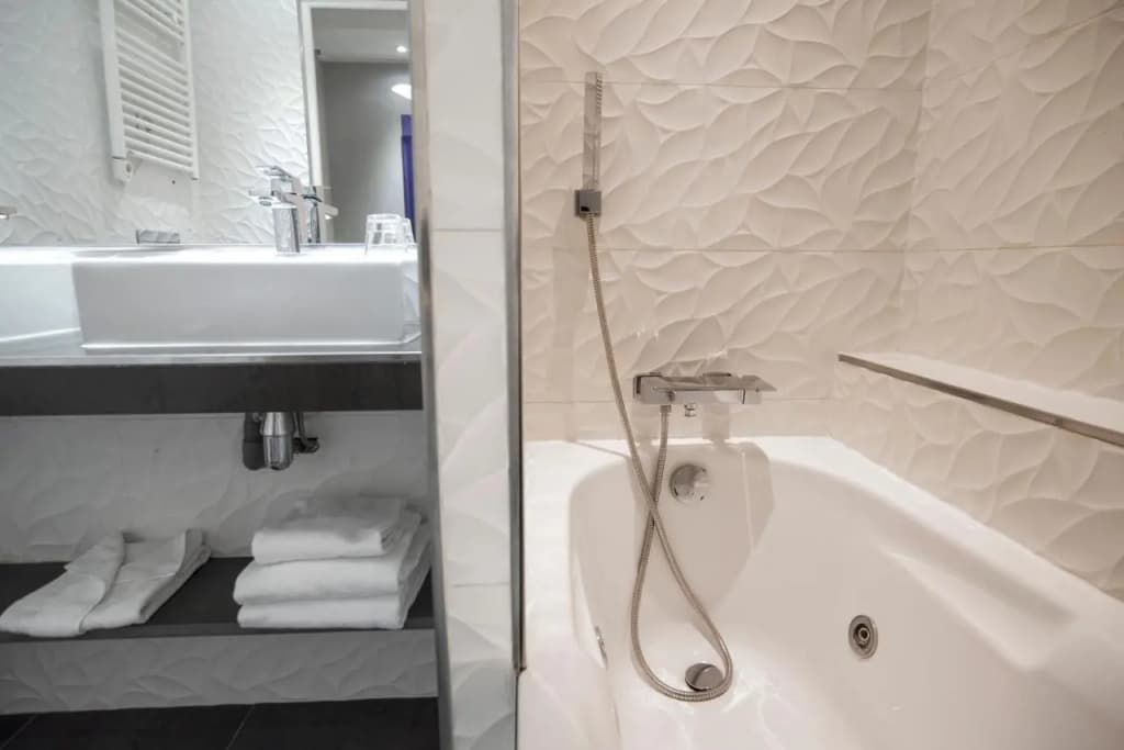 Hotel Les Jardins de Montmartre - photo 9
