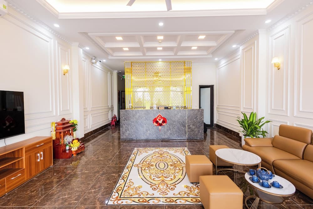Royal Louis Hotel - photo 1