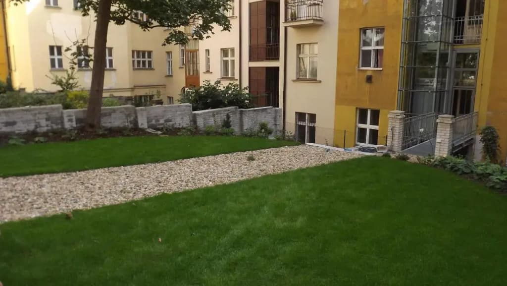 Get Prague Flat Slovenska - photo 1