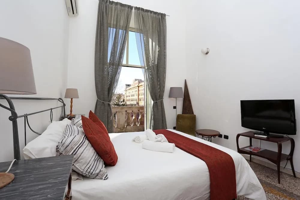 Mr. Frills Apartment - photo 6
