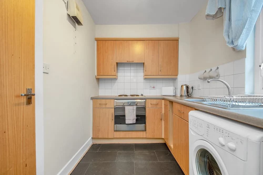 Tony Asga - Coady Apartment - photo 14