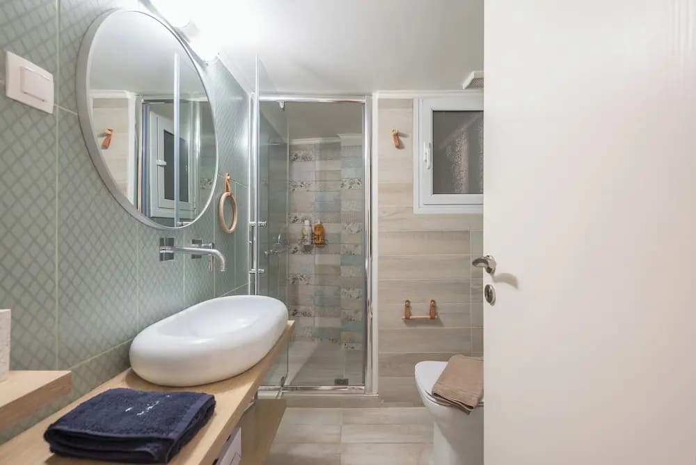 Quiet Embassy Suite by Cloudkeys - photo 8