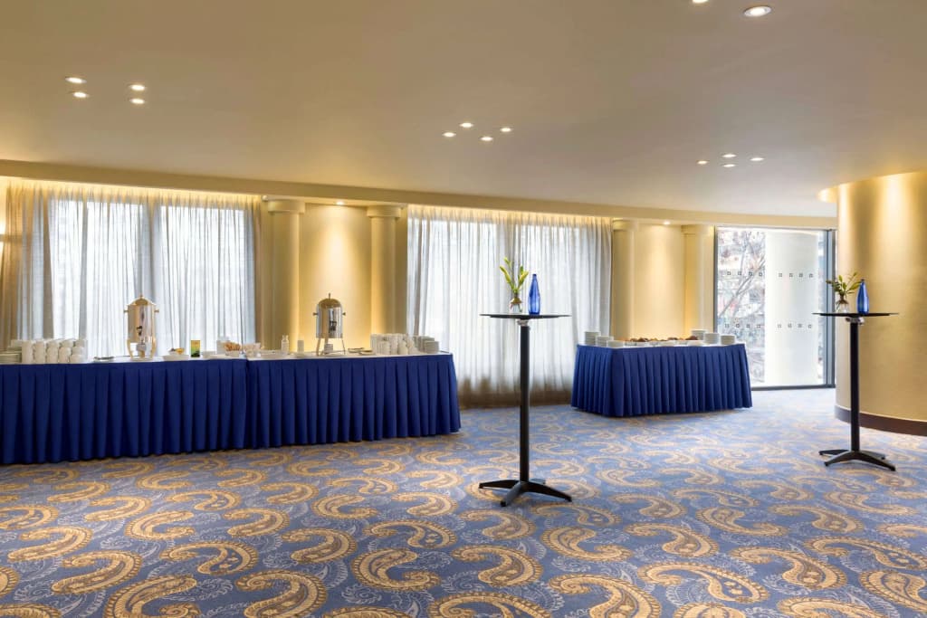 Zeus Wyndham Grand Athens Hotel - photo 15