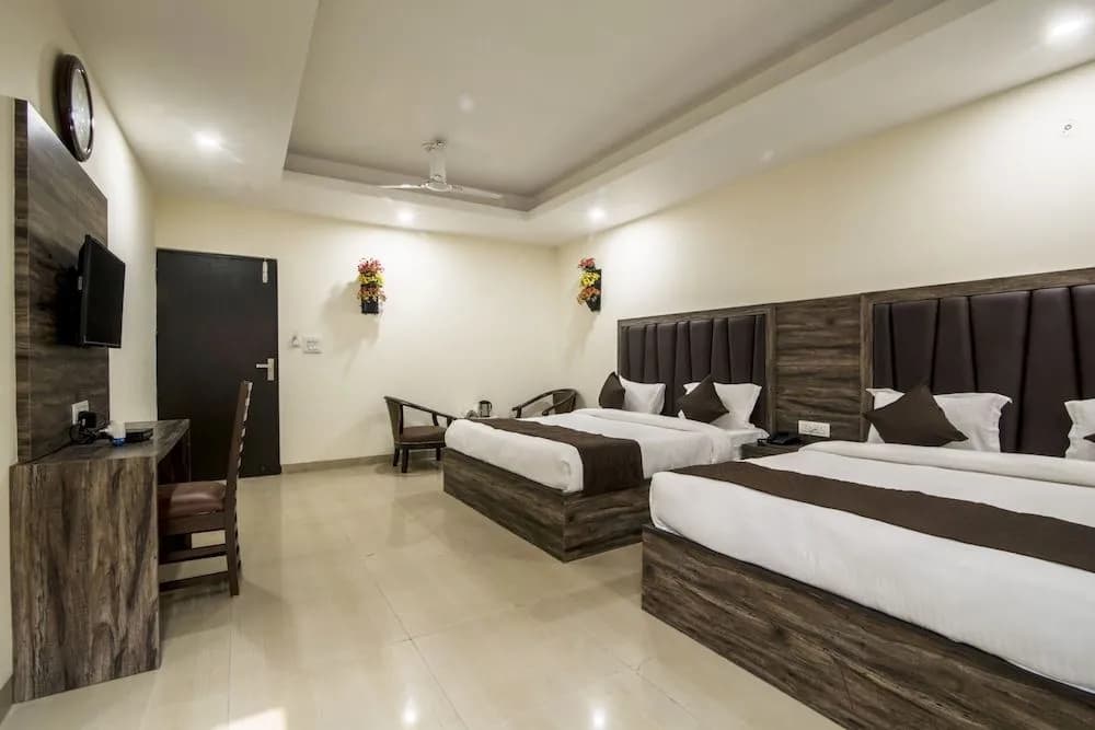Hotel Mahajan International - photo 5