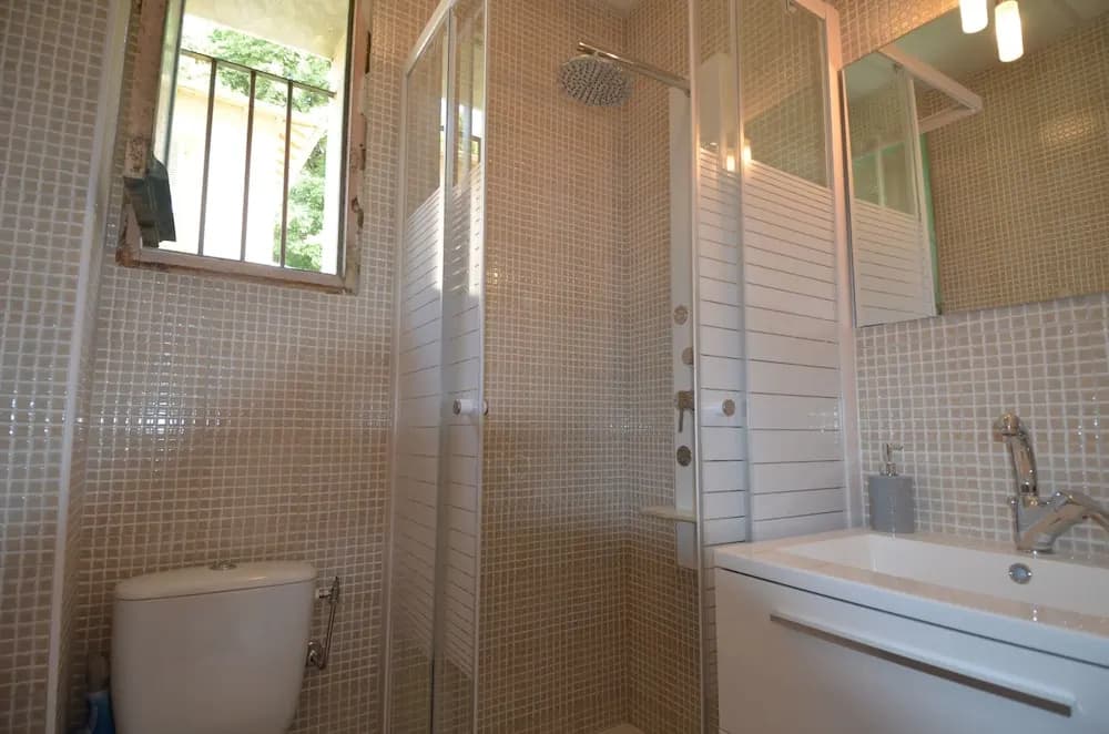 Quiet Modern Studio In The Heights Of The Port Of Nice - photo 9