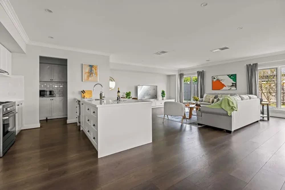 StayAU Contemporary 5BRM Families Home Point Cook - photo 8