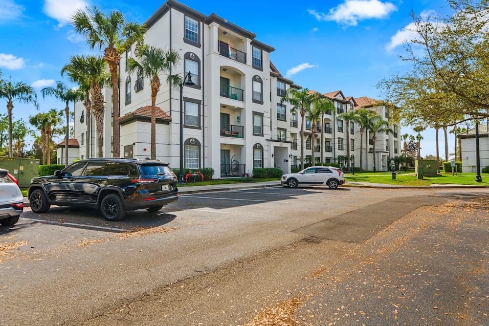 Spacious Vista Cay Condo, Close to Conv. Center - photo 9