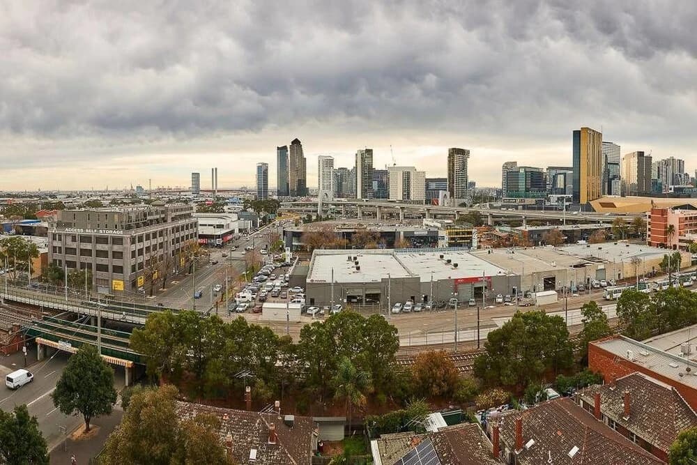 Panoramic Melbourne Views from Stylish Apartment - photo 8