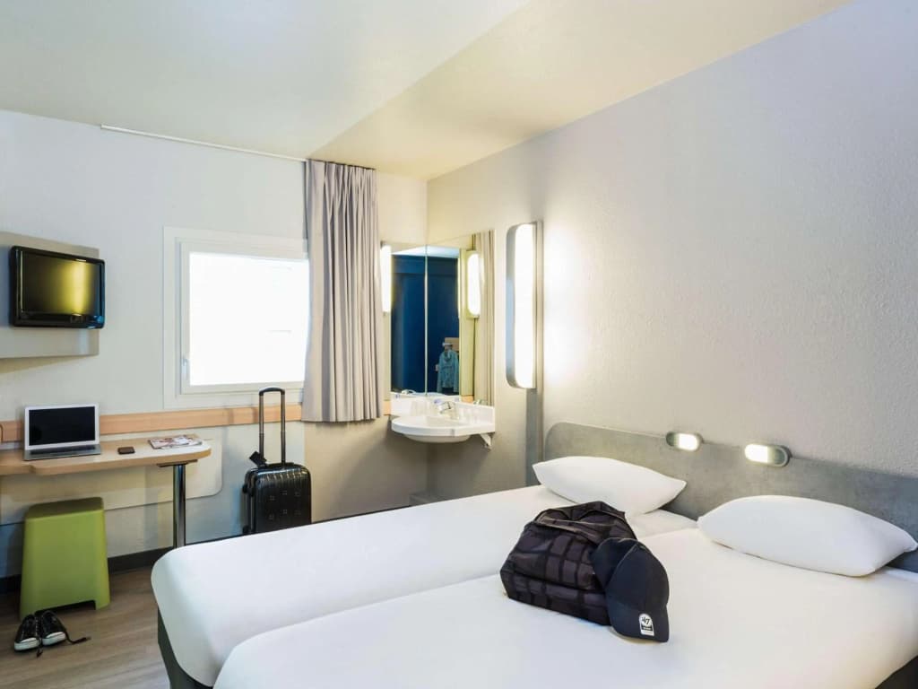 ibis budget Paris Porte de Montmartre Hotel - photo 32