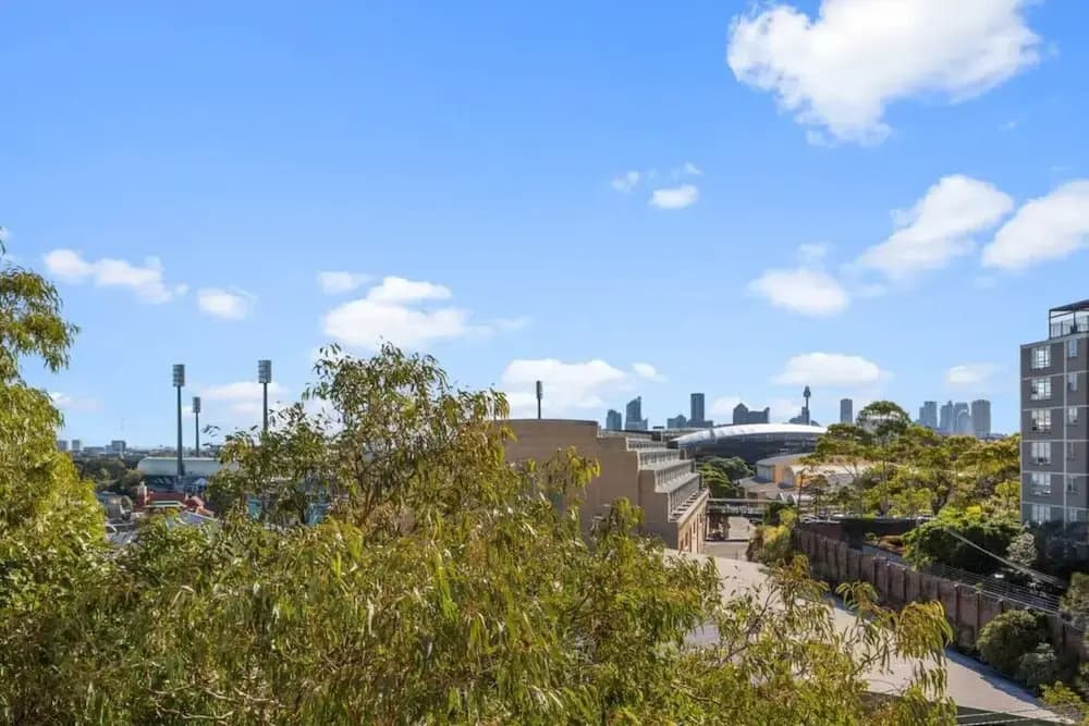 Prime Location 2-bed Apartment With Parking - photo 4