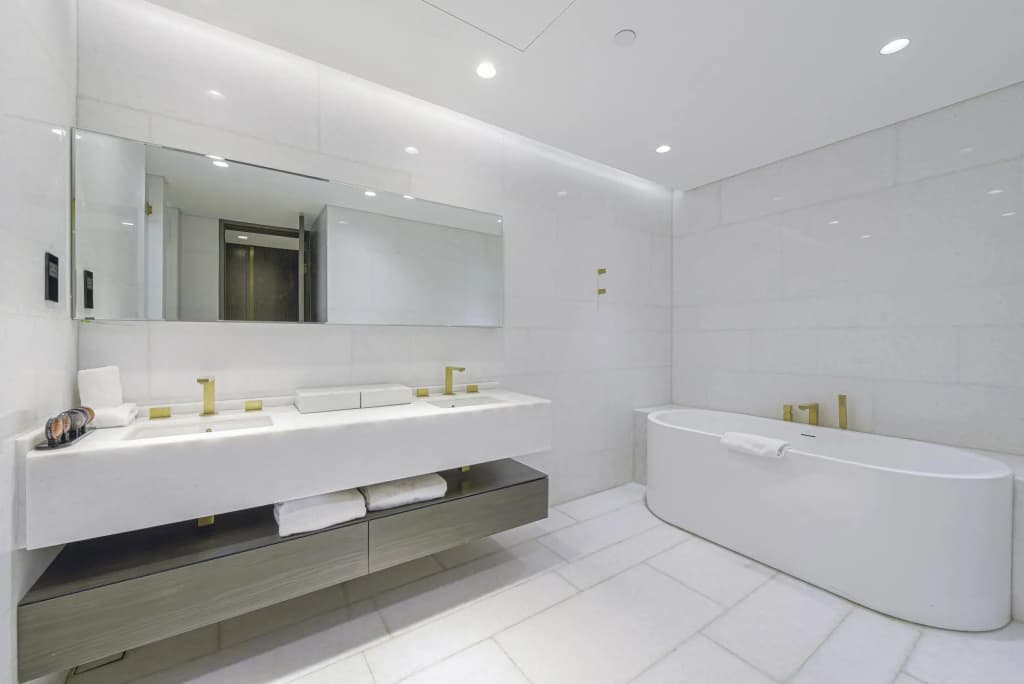 DXB - Five - 41102 - PJ - photo 6