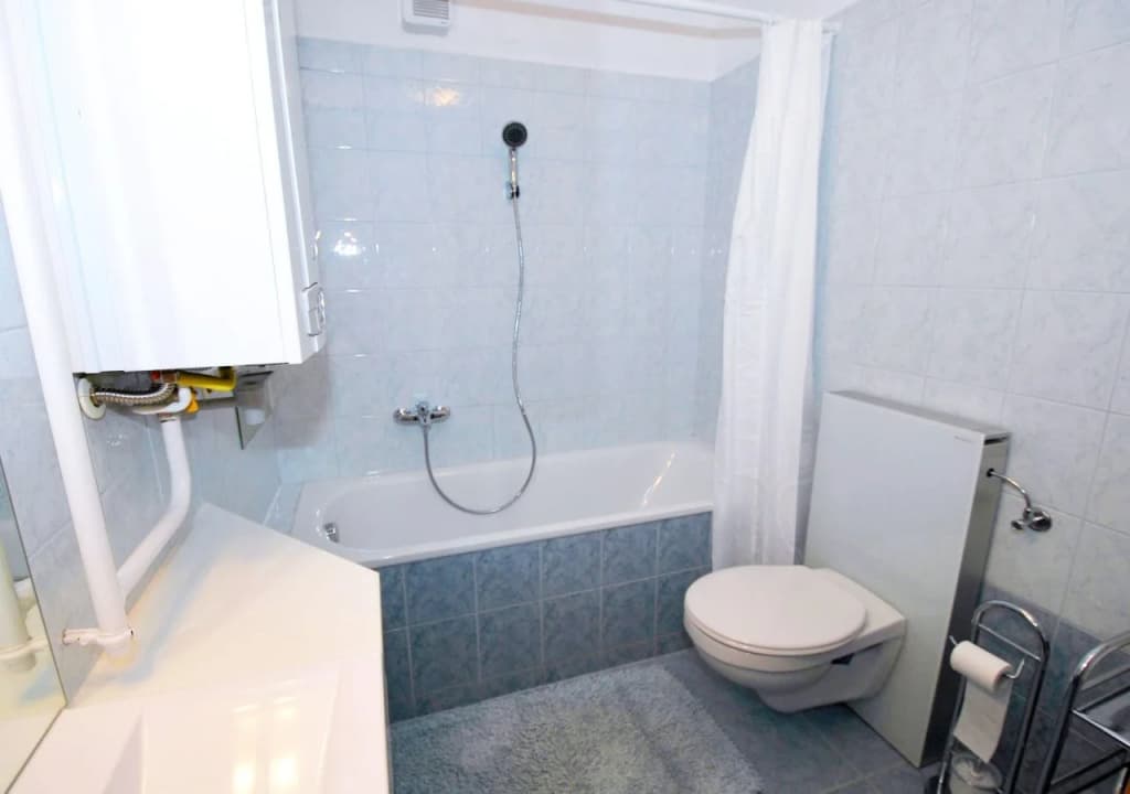 Arpad Bridge Apartments - photo 8