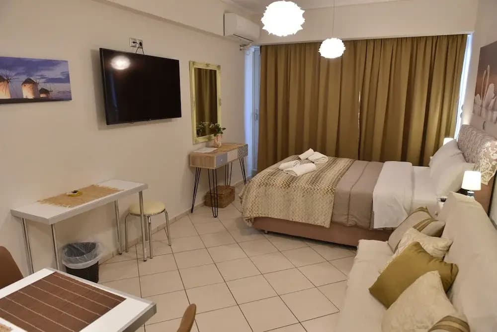 Cozy Apt in the Heart of Athens 8-2 - photo 6