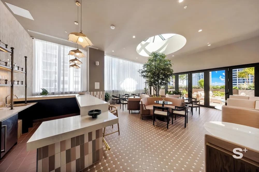 Modern Condo in DTW Miami - Gym & Pool - photo 31