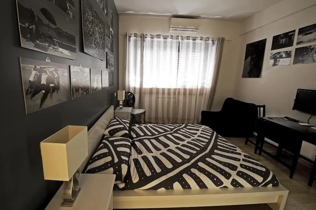 The Photos Room - main photo