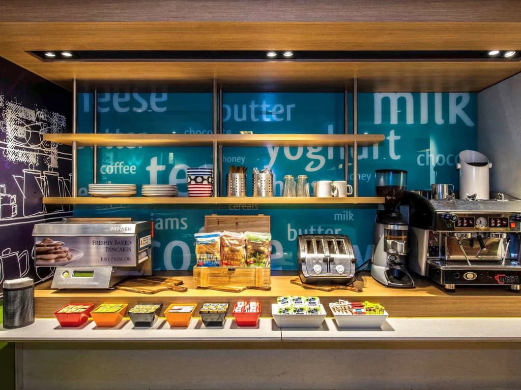 ibis budget Enfield - photo 16