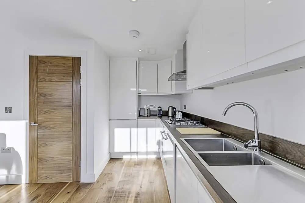 Chic Chiswick Apartment - photo 15