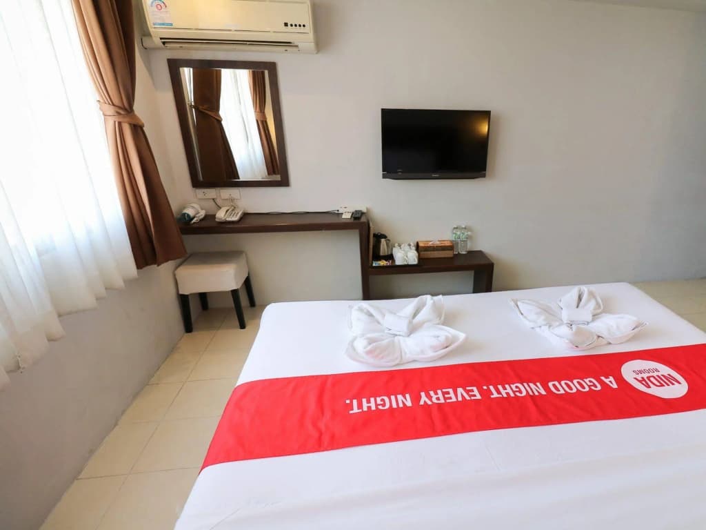 NIDA Rooms Bang Rak Emerald - photo 3