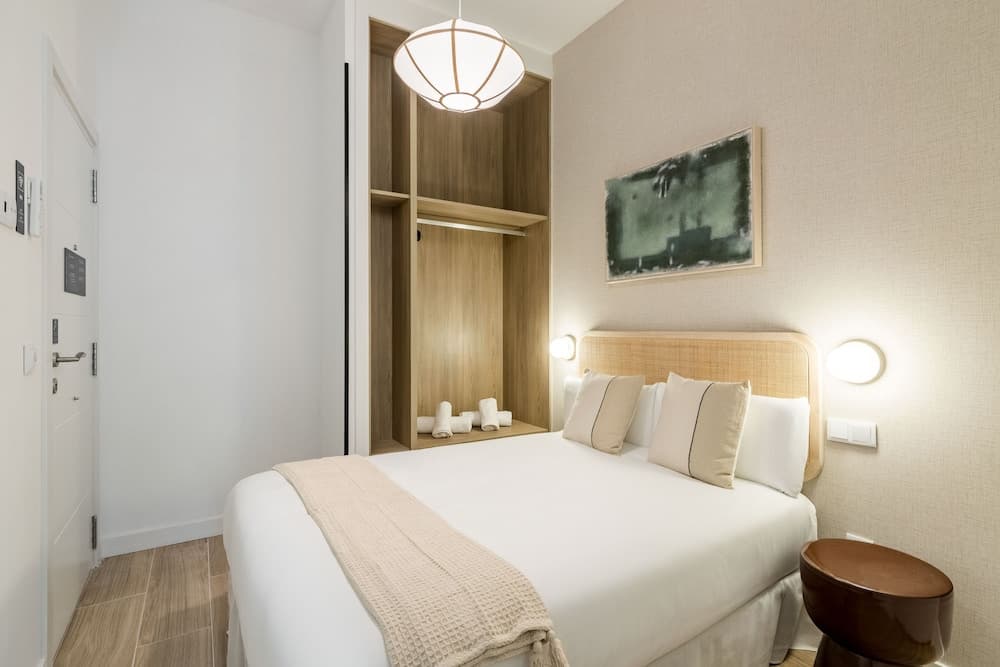 The Madrid Studios by Charming - photo 4