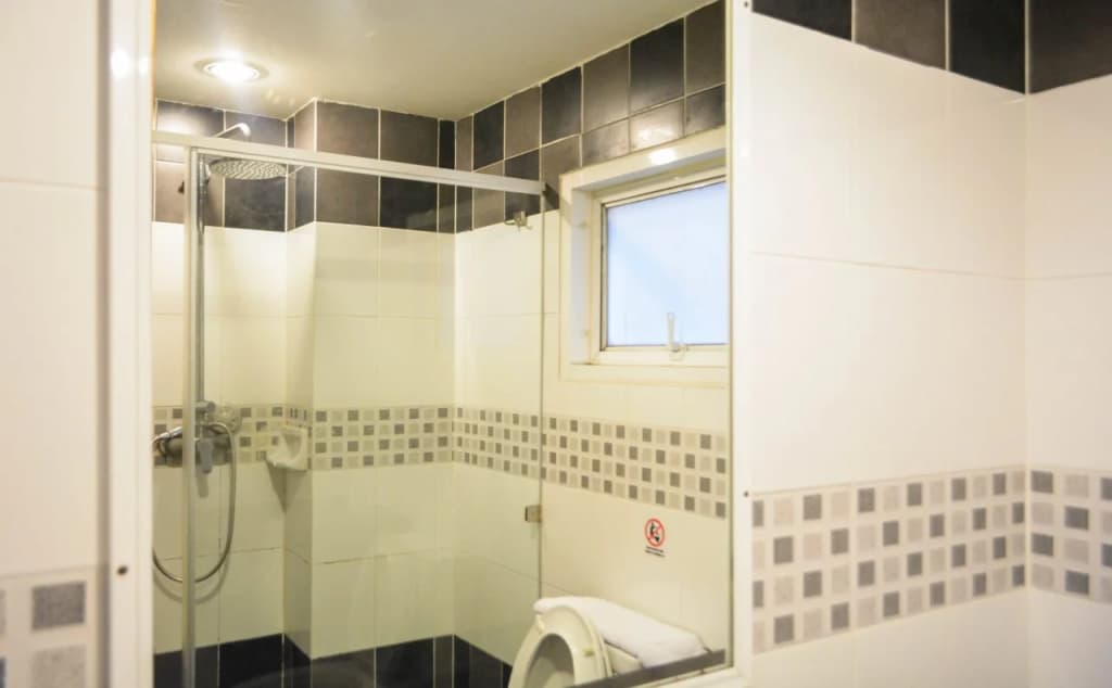 Gusto Hotel Pratunam - photo 10