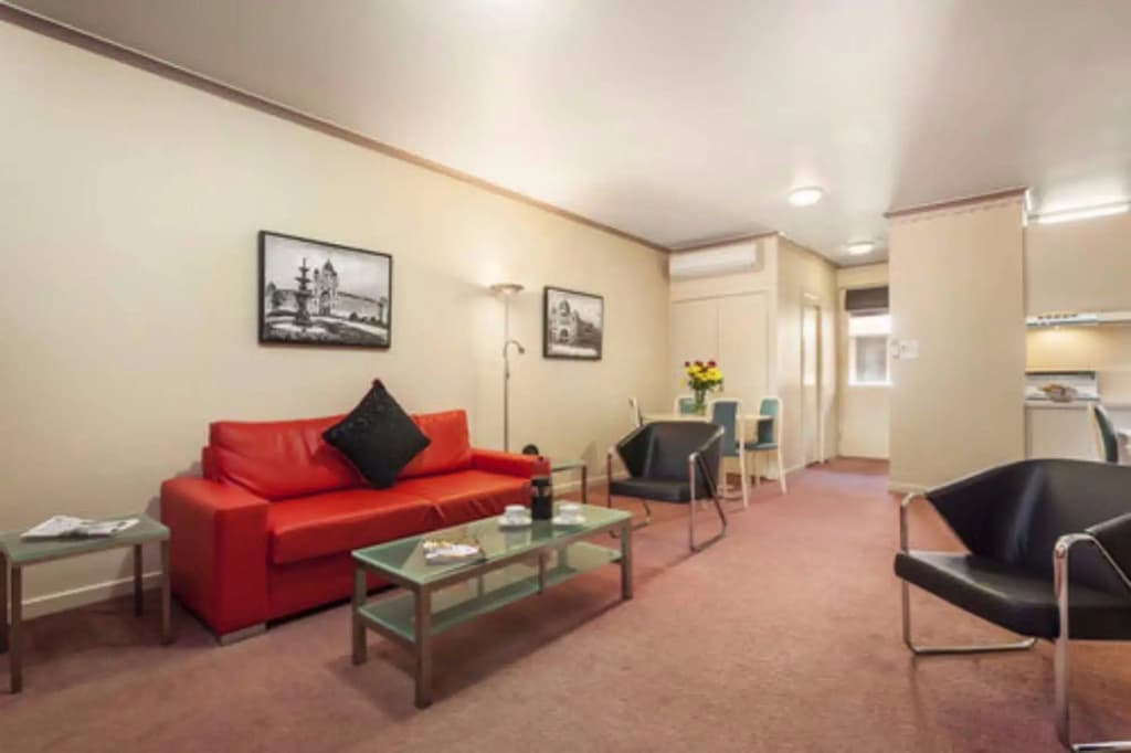 Clocktower Apartment Hotel - photo 15