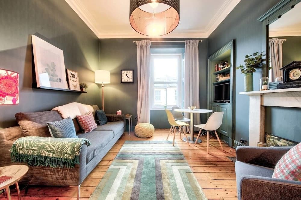 Stylishly Presented City Centre Apartment - photo 5