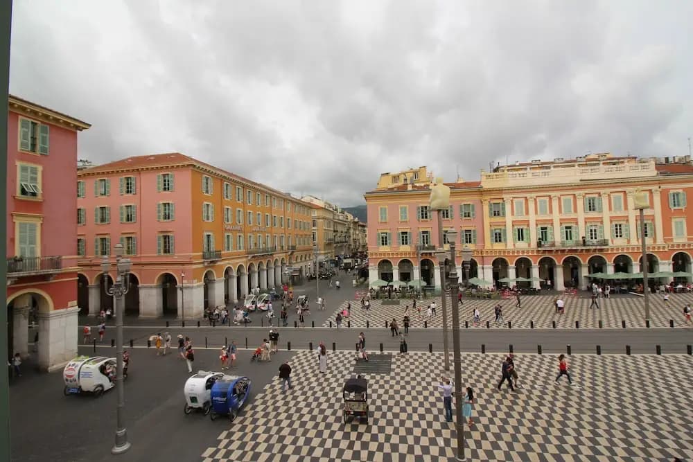 Nice Booking - Duplex Place Massena - main photo