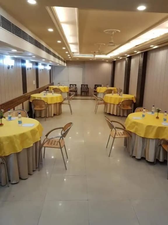 Hotel Amar Inn - photo 13
