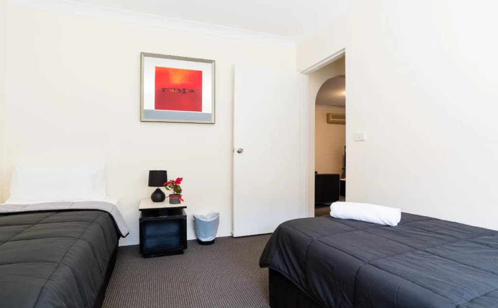 Eastwood Furnished Apartments - photo 6