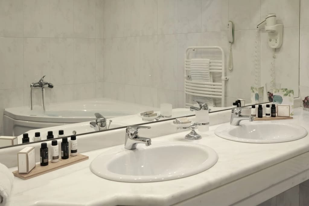 Athens Atrium Hotel and Suites - photo 9