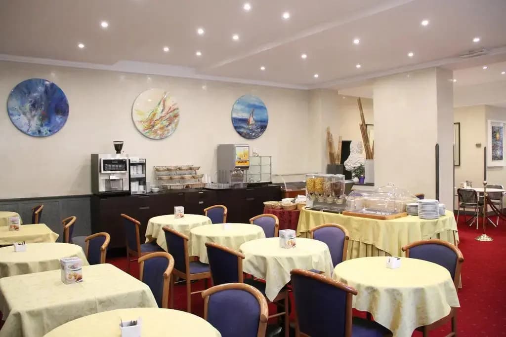 Hotel Club - photo 17