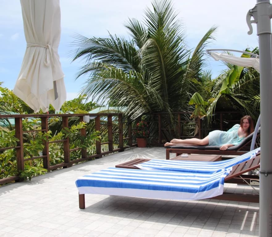 Ithaa Inn Kamadhoo Hotel - photo 12