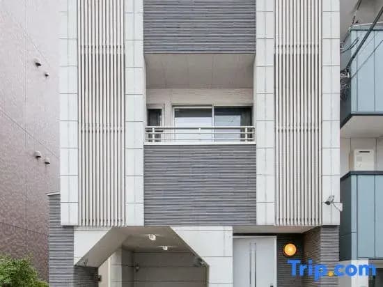 10 Min Walk to Ikebukuro Station | 4BR Private House | 3 Min to Kanamecho | Sleeps 8 - photo 1