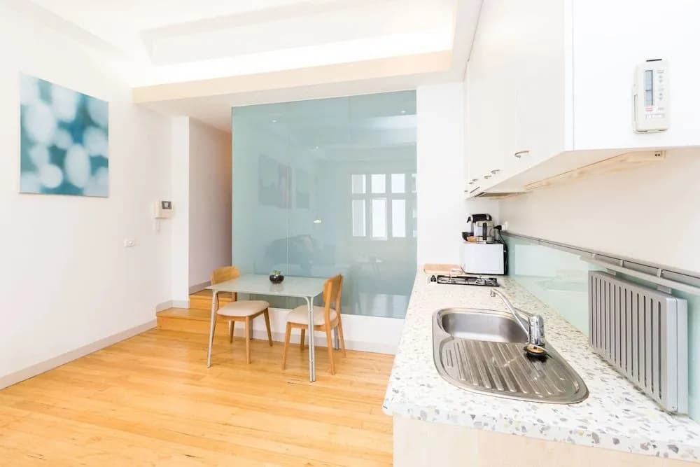 GEM, 1BDR Melbourne Apartment - photo 6