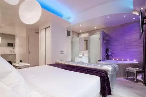 Romantic Barcelona Apartment - photo 3