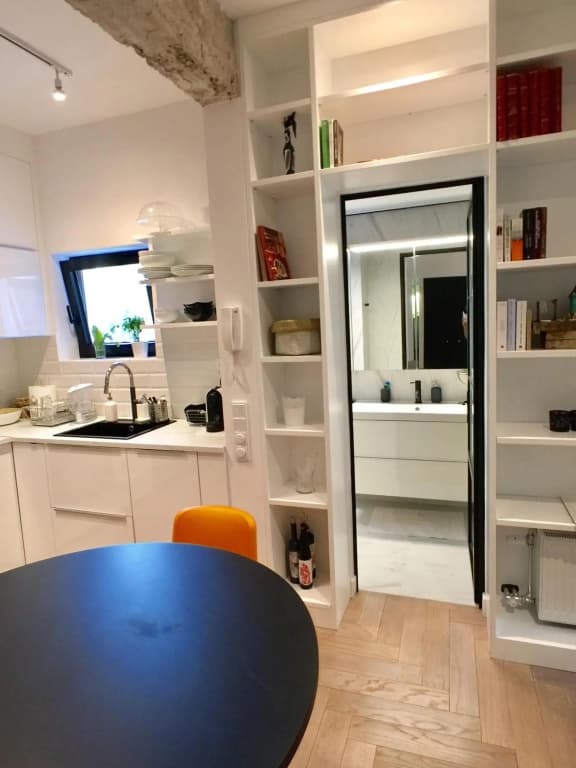 Vibrant Urban Chic Apartment - photo 20