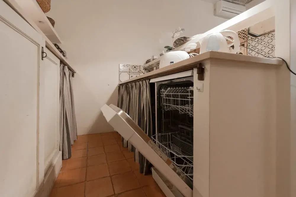 Gonfalone Apartment - main photo