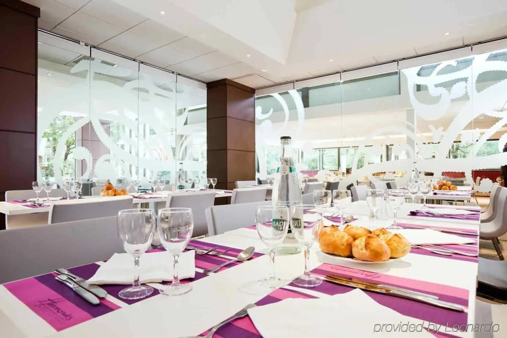Mercure Paris Centre Tour Eiffel Hotel - photo 16