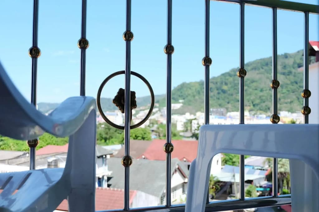 Patong Eyes Hotel - photo 7