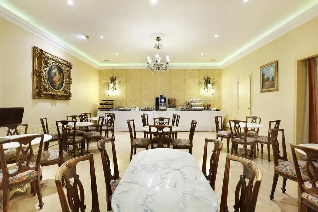 Hotel Cecilia - photo 16